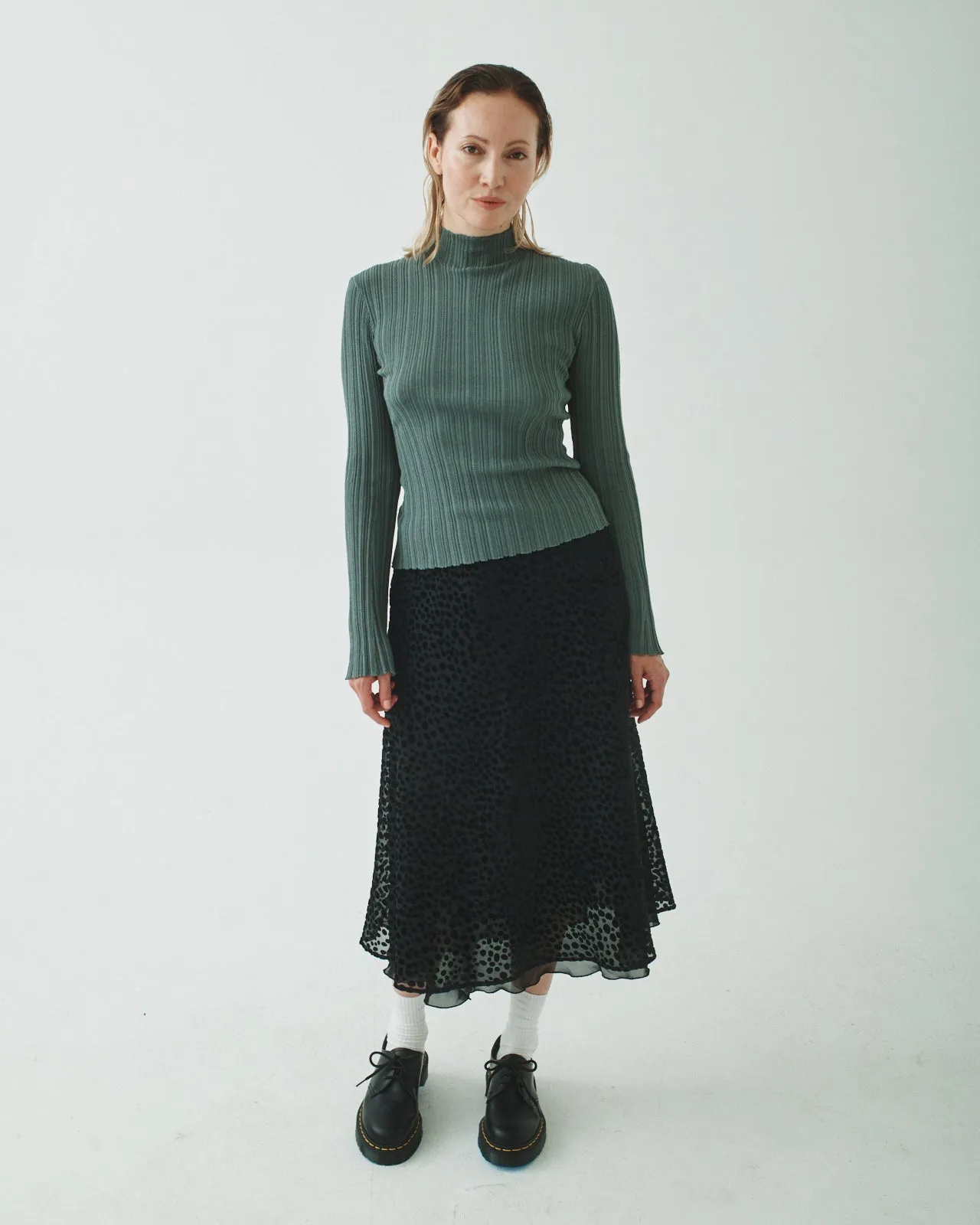08 PLEATED MOCK NECK