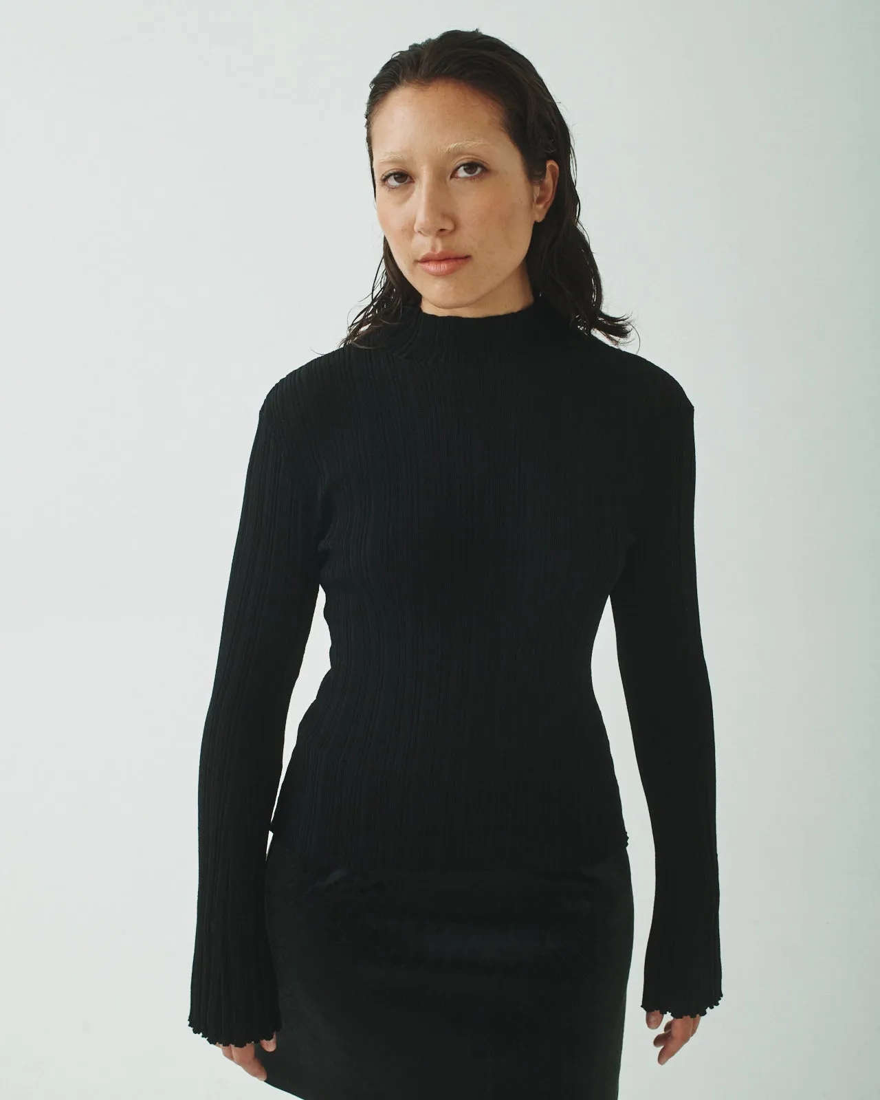 08 PLEATED MOCK NECK