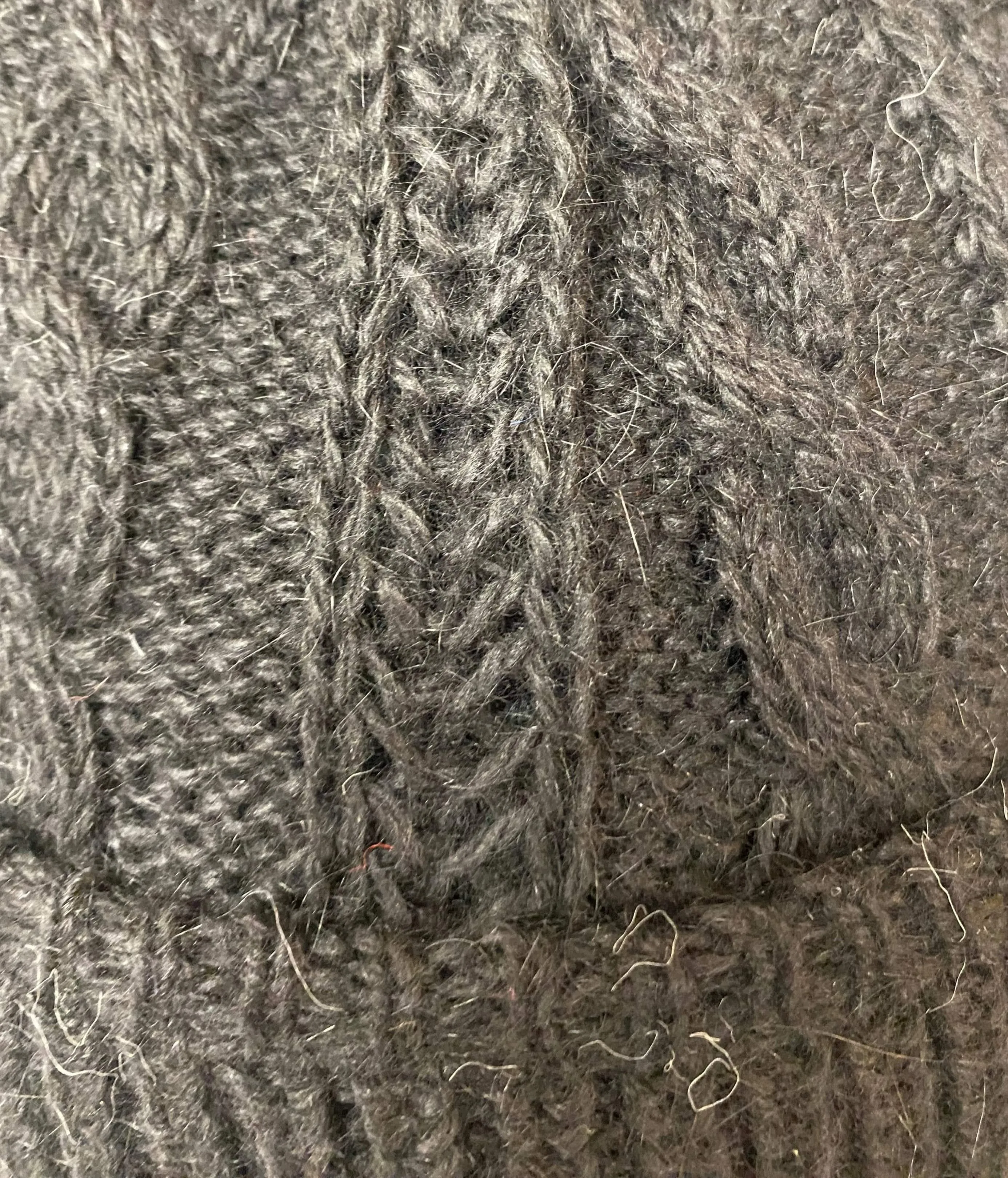 Albee Ladies Italian Angora Cable Knit Toque - 25758