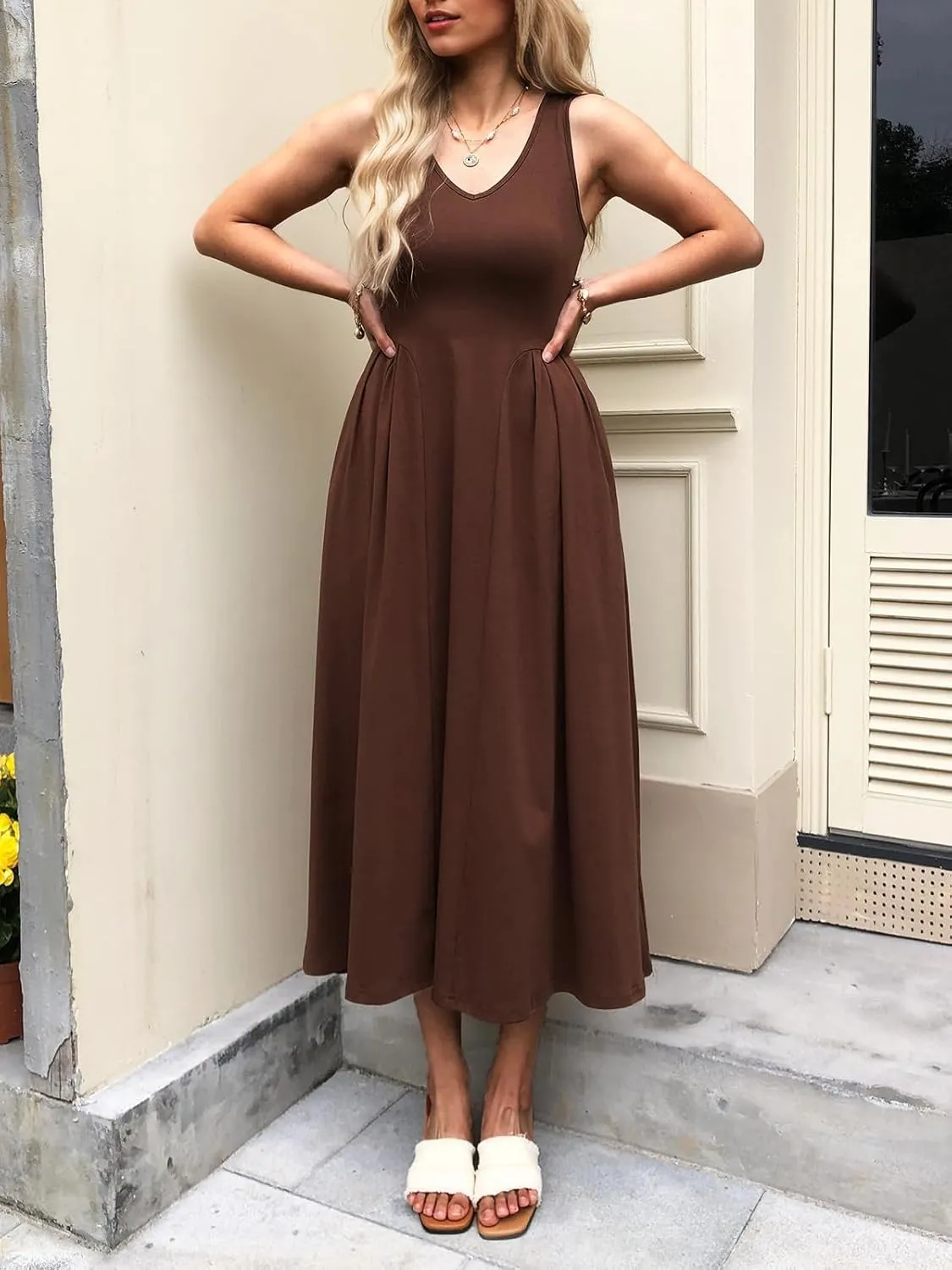 utcoco Womens 2025 Summer Sleeveless V Neck Loose Casual Tank Dress Beach Vacation Swing Sundress with Pockets