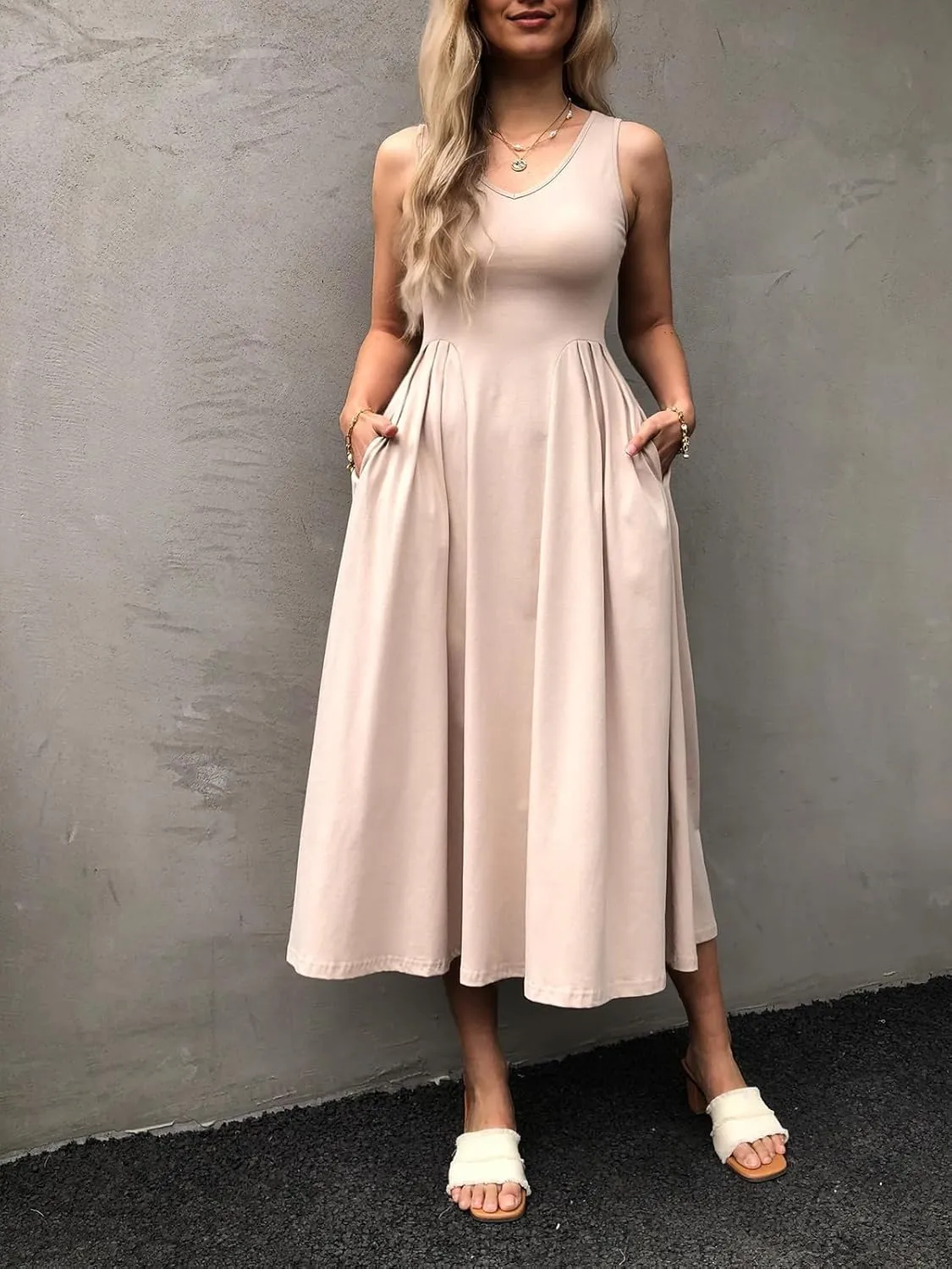 utcoco Womens 2025 Summer Sleeveless V Neck Loose Casual Tank Dress Beach Vacation Swing Sundress with Pockets